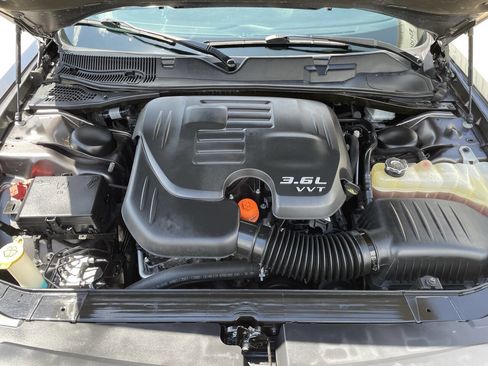 Used 2018 Dodge Challenger GT image 9