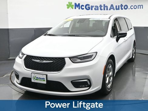 Used 2024 Chrysler Pacifica Limited FWD image 22