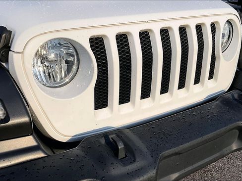 Used 2022 Jeep Wrangler Unlimited Sport image 29