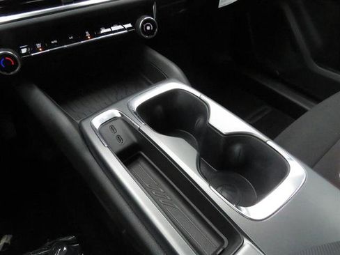 New 2026 Chevrolet Equinox EV LT image 18