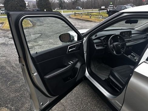 Used 2024 Mitsubishi Outlander SE Black Edition image 19