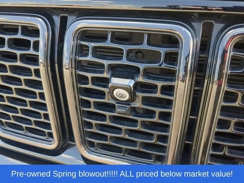 Used 2024 Jeep Wagoneer L Series II w/ Convenience Group I AWD/4WD image 9