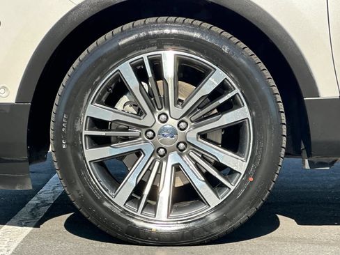 Certified 2017 Ford Explorer Platinum AWD/4WD image 28