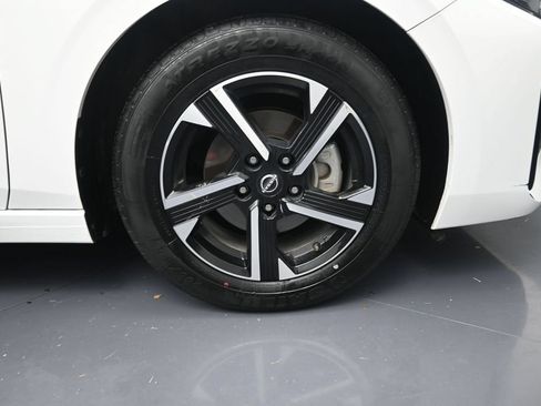 Used 2024 Nissan Sentra SV FWD image 6
