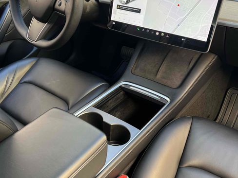 Used 2021 Tesla Model 3 Standard Range Plus image 34