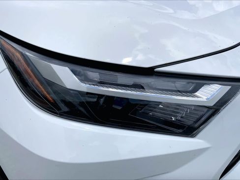 Used 2025 Toyota RAV4 XLE FWD image 27