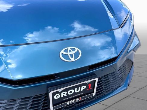 Used 2025 Toyota Camry SE FWD image 57