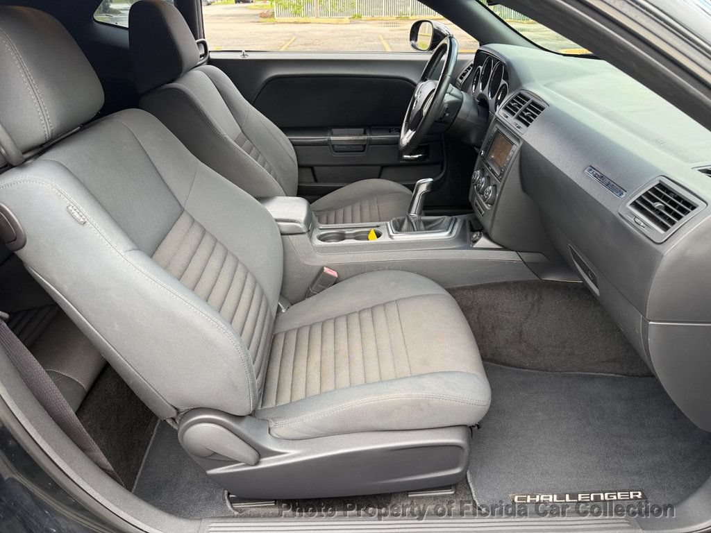 Used 2012 Dodge Challenger R/T RWD image 10