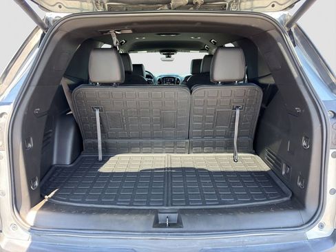 Used 2023 Chevrolet Traverse RS AWD/4WD image 28