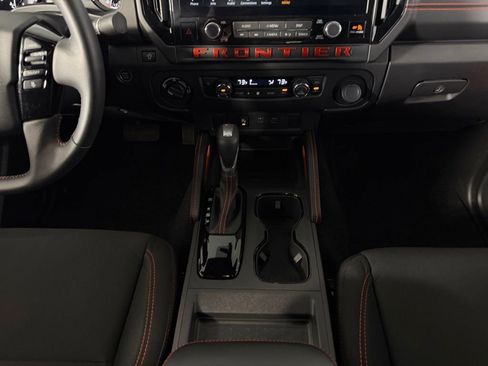 Used 2025 Nissan Frontier PRO-4X image 16