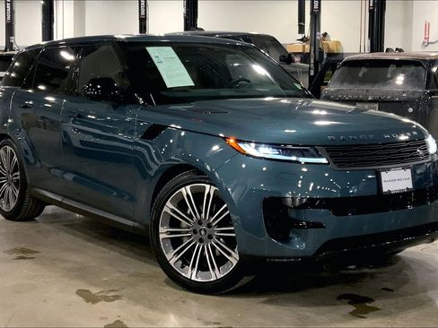 Used 2024 Land Rover Range Rover Sport SE image 2