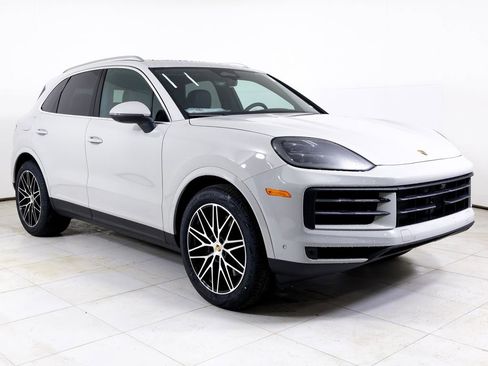 New 2026 Porsche Cayenne image 30