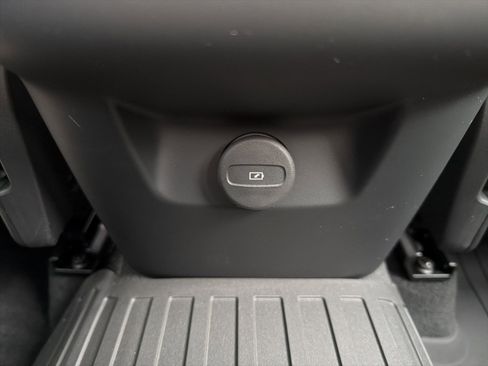 New 2026 Volvo XC60 B5 Plus w/ Climate Package image 73