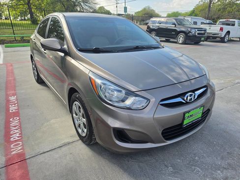 Used 2013 Hyundai Accent GLS image 5