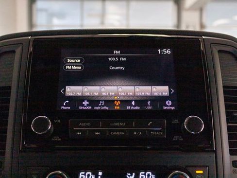 Used 2024 Nissan Titan SV w/ SV Convenience Package image 15