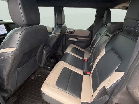 Used 2023 Ford Bronco Wildtrak AWD/4WD image 25