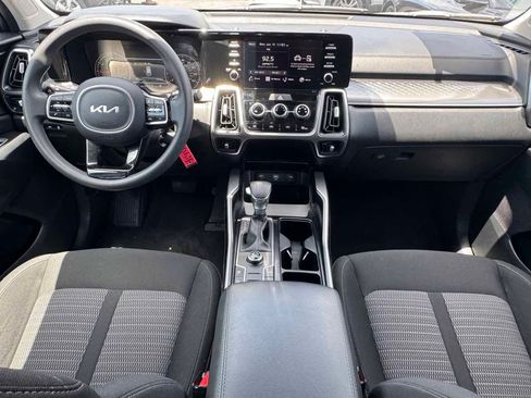 Used 2023 Kia Sorento LX FWD image 20