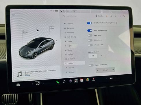Used 2018 Tesla Model 3 Long Range RWD image 39