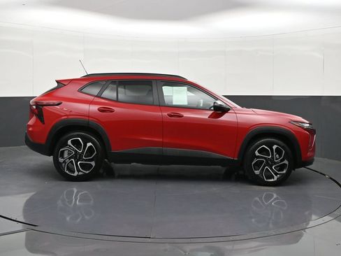 Used 2026 Chevrolet Trax RS w/ Sunroof Package FWD image 6