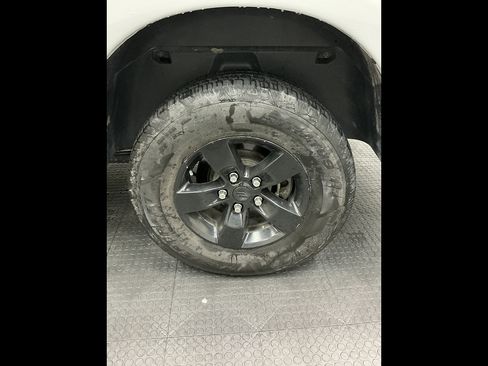 Used 2021 RAM 1500 Classic SLT AWD/4WD image 36