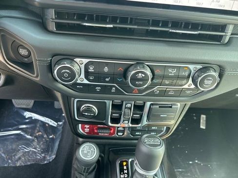 New 2025 Jeep Wrangler Unlimited Rubicon 392 image 19