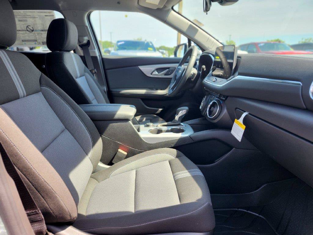 New 2026 Chevrolet Blazer LT w/ LPO, Floor Liner Package AWD/4WD image 9