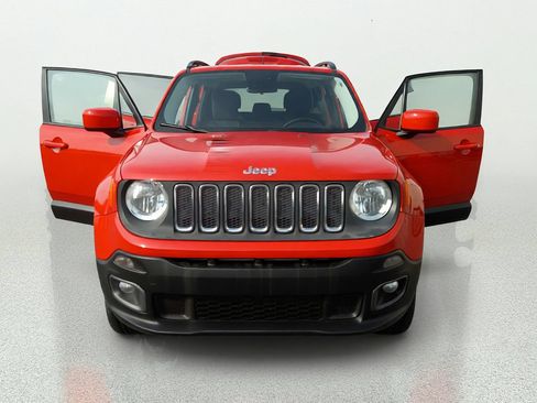 Used 2015 Jeep Renegade Latitude w/ Popular Equipment Group FWD image 10