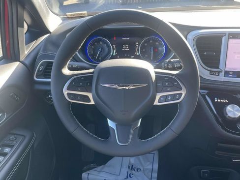 New 2026 Chrysler Pacifica Select FWD image 20