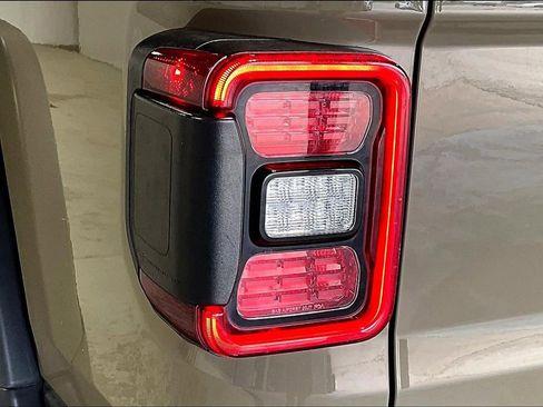 Used 2020 Jeep Gladiator Rubicon image 39