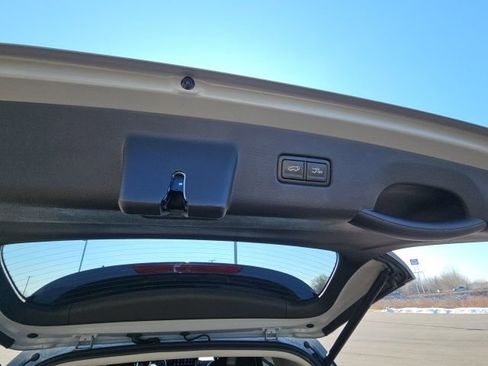 Used 2024 Kia Carnival EX image 34