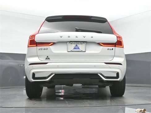 Used 2022 Volvo XC60 B6 R-Design w/ Advanced Package image 43