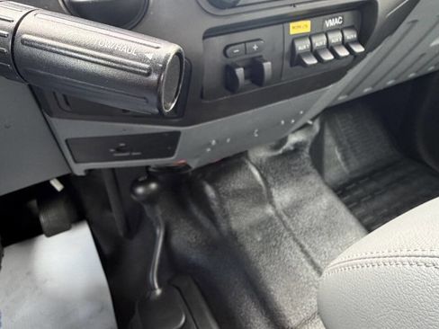 Used 2015 Ford F450 XL w/ Power Equipment Group image 38