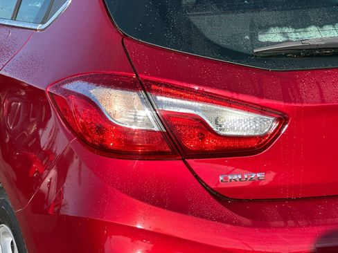 Used 2017 Chevrolet Cruze LT w/ Convenience Package image 25