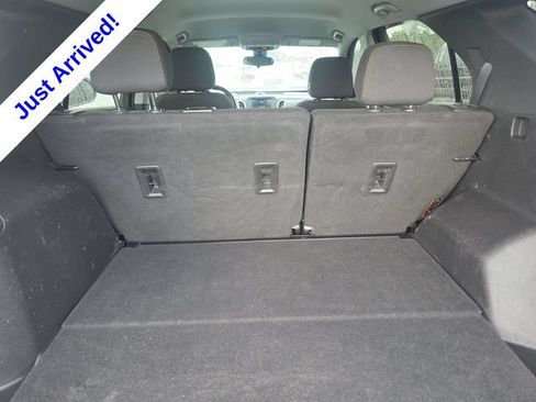Used 2023 GMC Acadia SLE w/ Driver Convenience Package FWD image 12