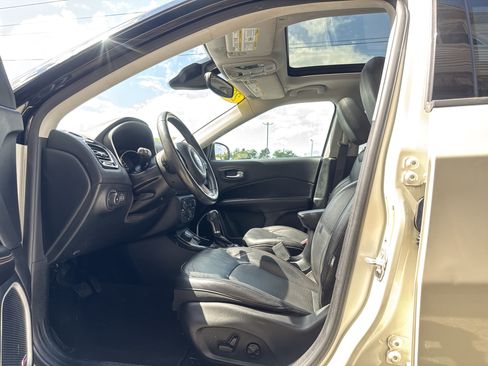 Used 2018 Jeep Compass Limited w/ Navigation Group AWD/4WD image 9