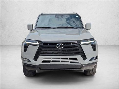 Used 2026 Lexus GX 550 w/ Accessory Package (2T) AWD/4WD image 2