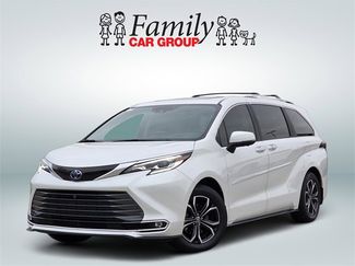 Used 2025 Toyota Sienna Platinum video 1