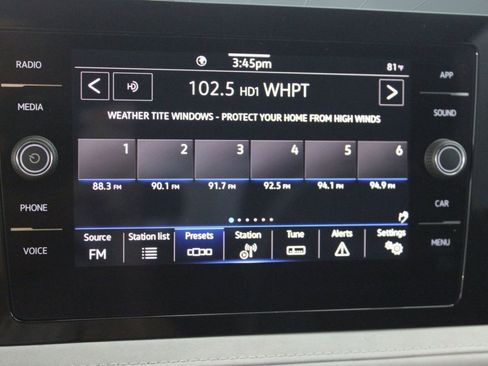 New 2025 Volkswagen Taos SE image 20