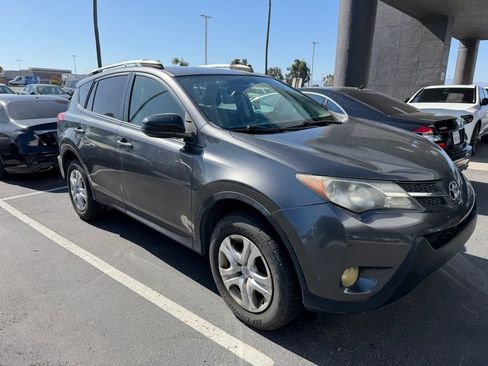 Used 2015 Toyota RAV4 LE FWD image 3