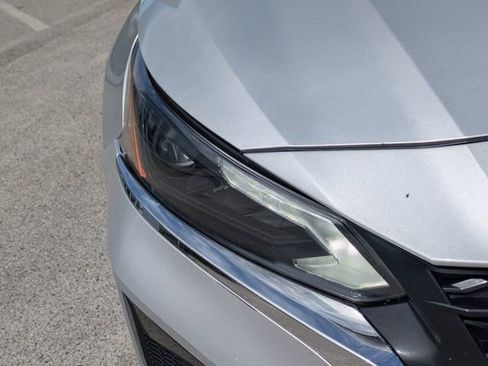 Used 2024 Nissan Altima 2.5 SV image 10