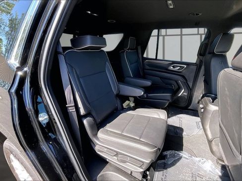 Used 2024 Chevrolet Tahoe Premier AWD/4WD image 25