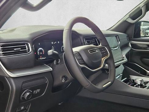 New 2026 Jeep Grand Wagoneer Limited AWD/4WD image 3