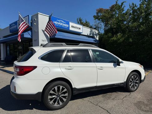 Used 2017 Subaru Outback 2.5i Limited AWD/4WD image 15