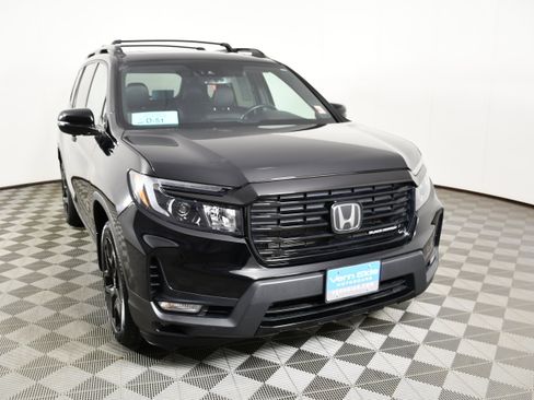 Certified 2024 Honda Passport Black Edition image 3