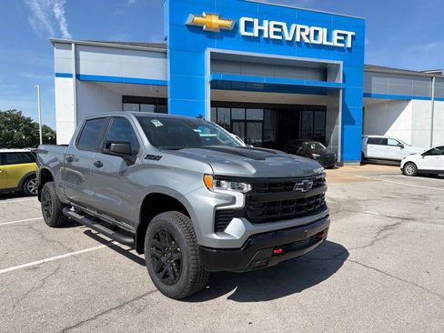 New 2026 Chevrolet Silverado 1500 LT Trail Boss w/ LPO, Dark Essentials Package AWD/4WD image 1