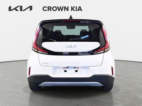 Certified 2025 Kia Soul LX w/ LX Technology Package FWD image 6