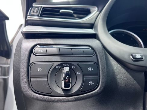 Used 2019 INFINITI QX50 Luxe w/ Protection Package FWD image 10