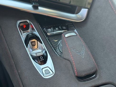Used 2022 Chevrolet Corvette Stingray Premium Cpe w/ Z51 Performance Package RWD image 28