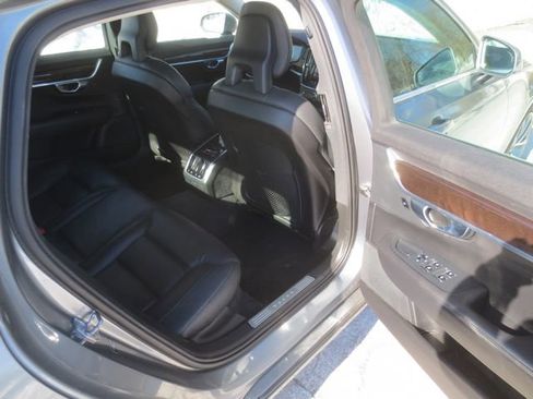 Used 2018 Volvo S90 T5 Momentum image 9