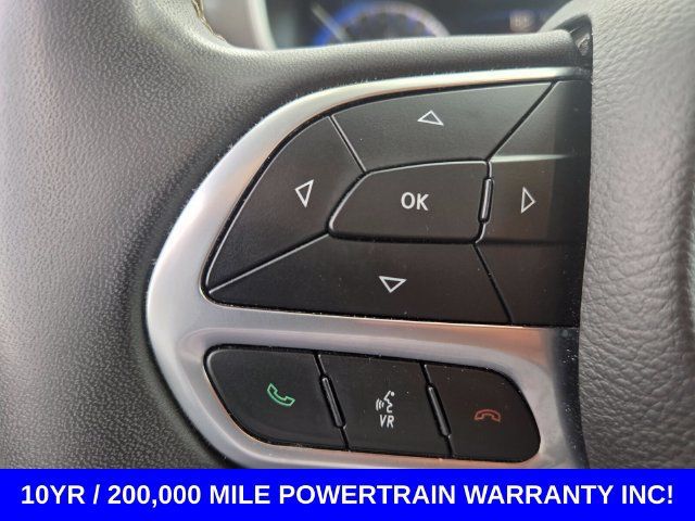 Used 2024 Chrysler Pacifica Touring-L FWD image 17